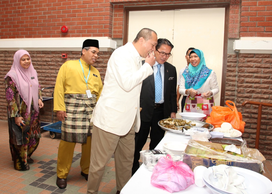 10BHEUU_RAYA_2012