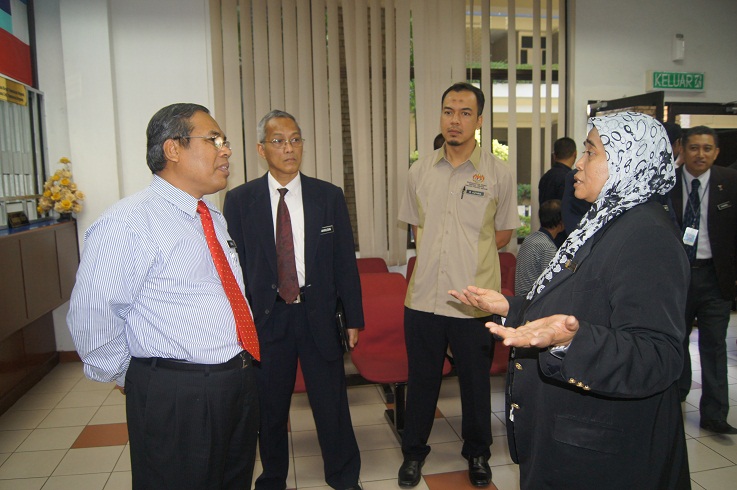 1LAWATAN_MAHKAMAH_SANDAKAN_17102012