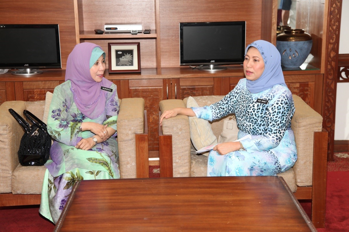 2YB NANCY DALAM SLOT SELAMAT PAGI MALAYSIA
