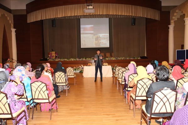 02 IMEJ DAN PENAMPILAN DIRI