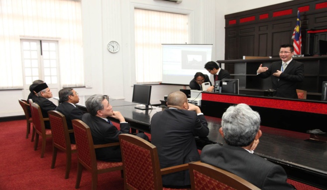 2LAWATAN_KERJA_MENTERI_KE_MAHKAMAH_TINGGI_IPOH_14052012