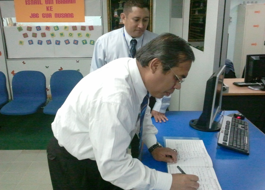 2Lawatan_Mahkamah_GuaMusang_19032012