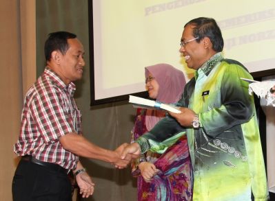 4PERHIMPUNAN_BULAN_MEI2012
